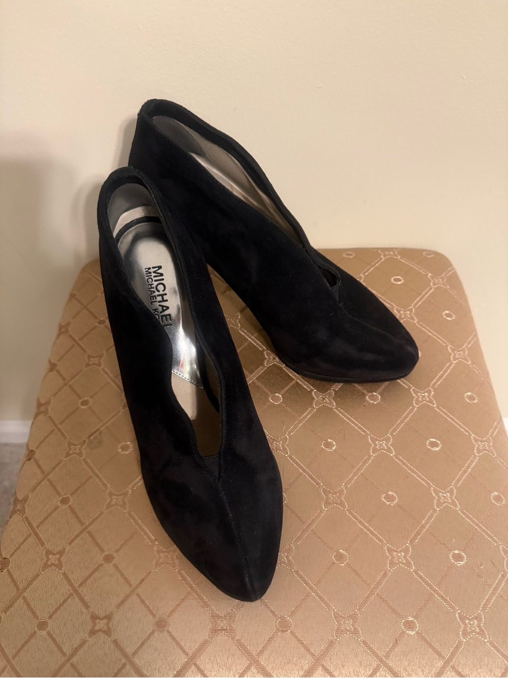 Michael Kors Black Suede Pointed Toe High Heel Pumps Booties - Picture 4 of 6